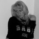 Julia, 42