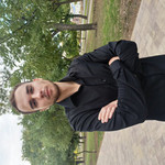 Makson, 24