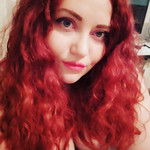 Mila, 32